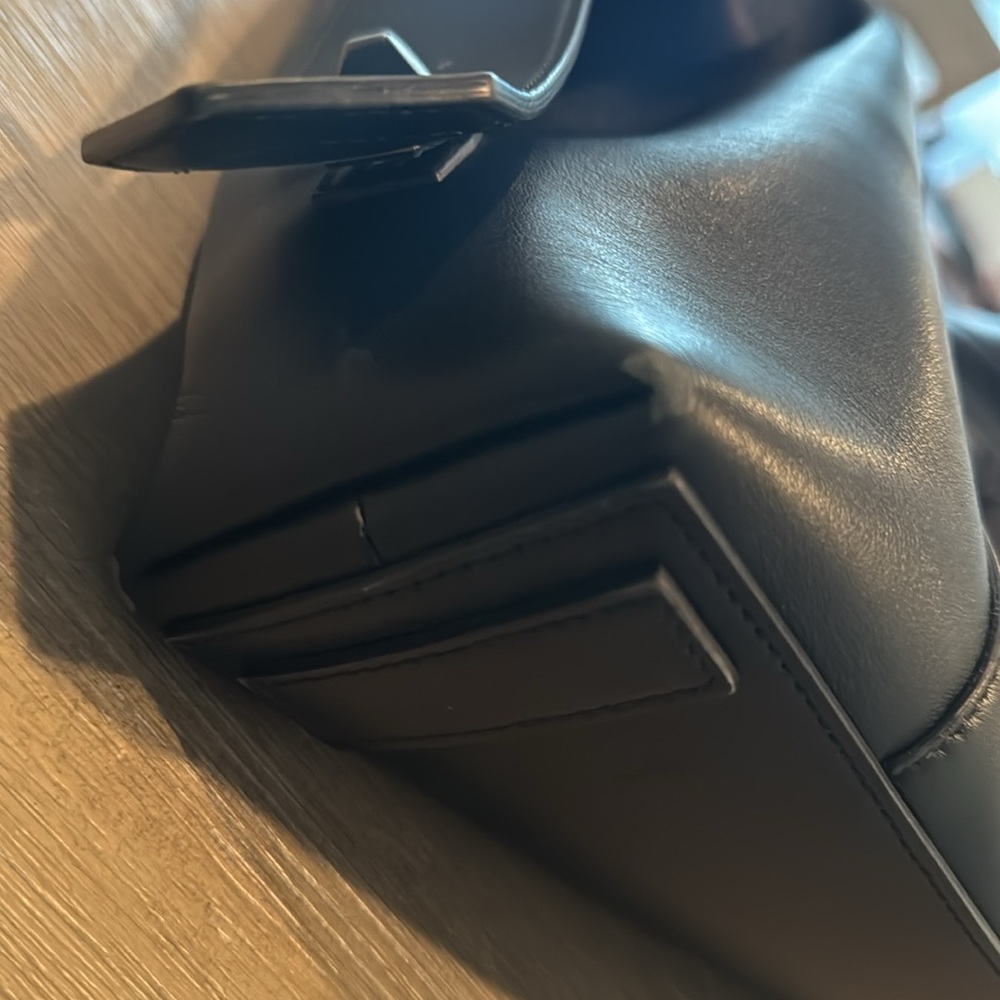 Givenchy Black Leather Antigona Soft Large Tote - Picture 12 of 13